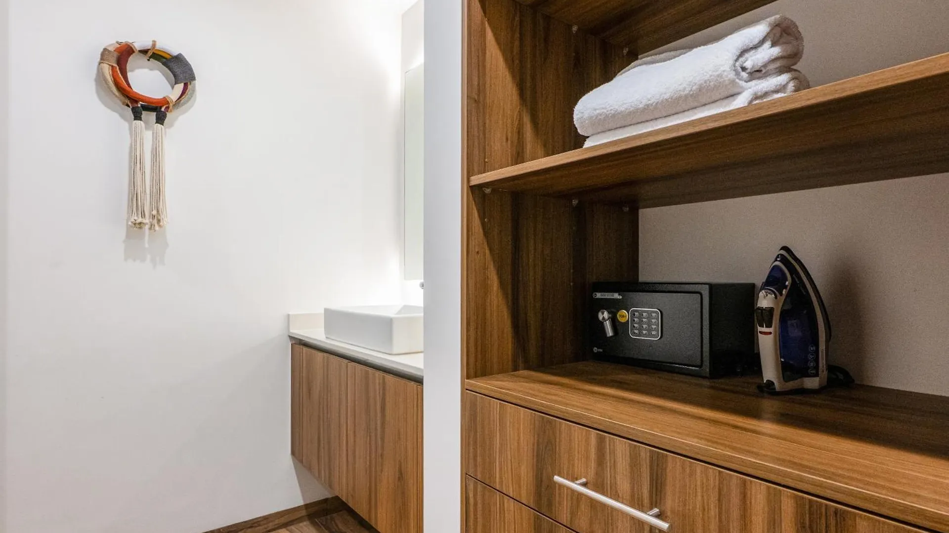 Emerald Escape Tl B103 بلايا ديل كارمن